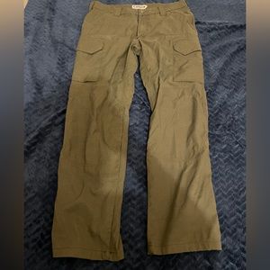 F1RST tactical pants comes with belt